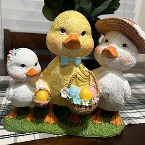 Easter/spring Duck Family Figurine - Yellow and White